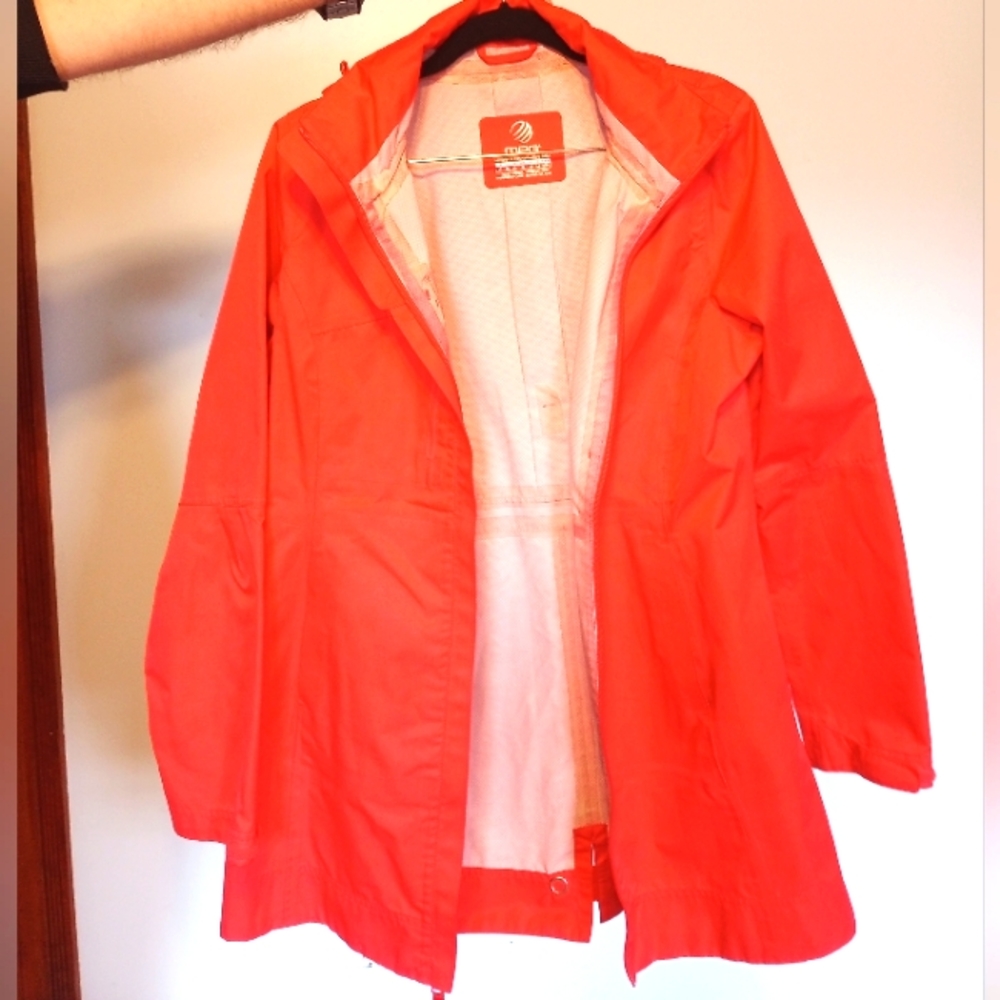 Mondetta Rain Jacket great condition!